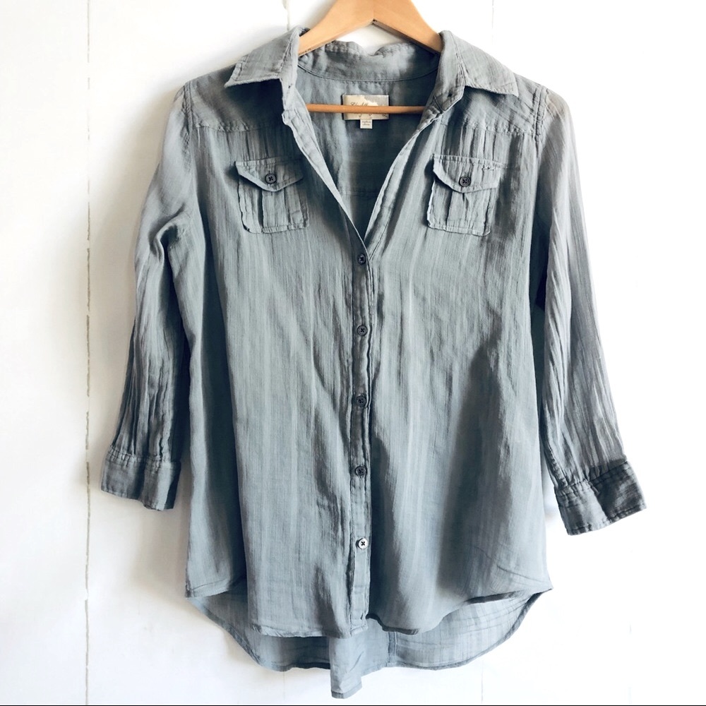Elizabeth and James Gray Zip Back Button Up Shirt